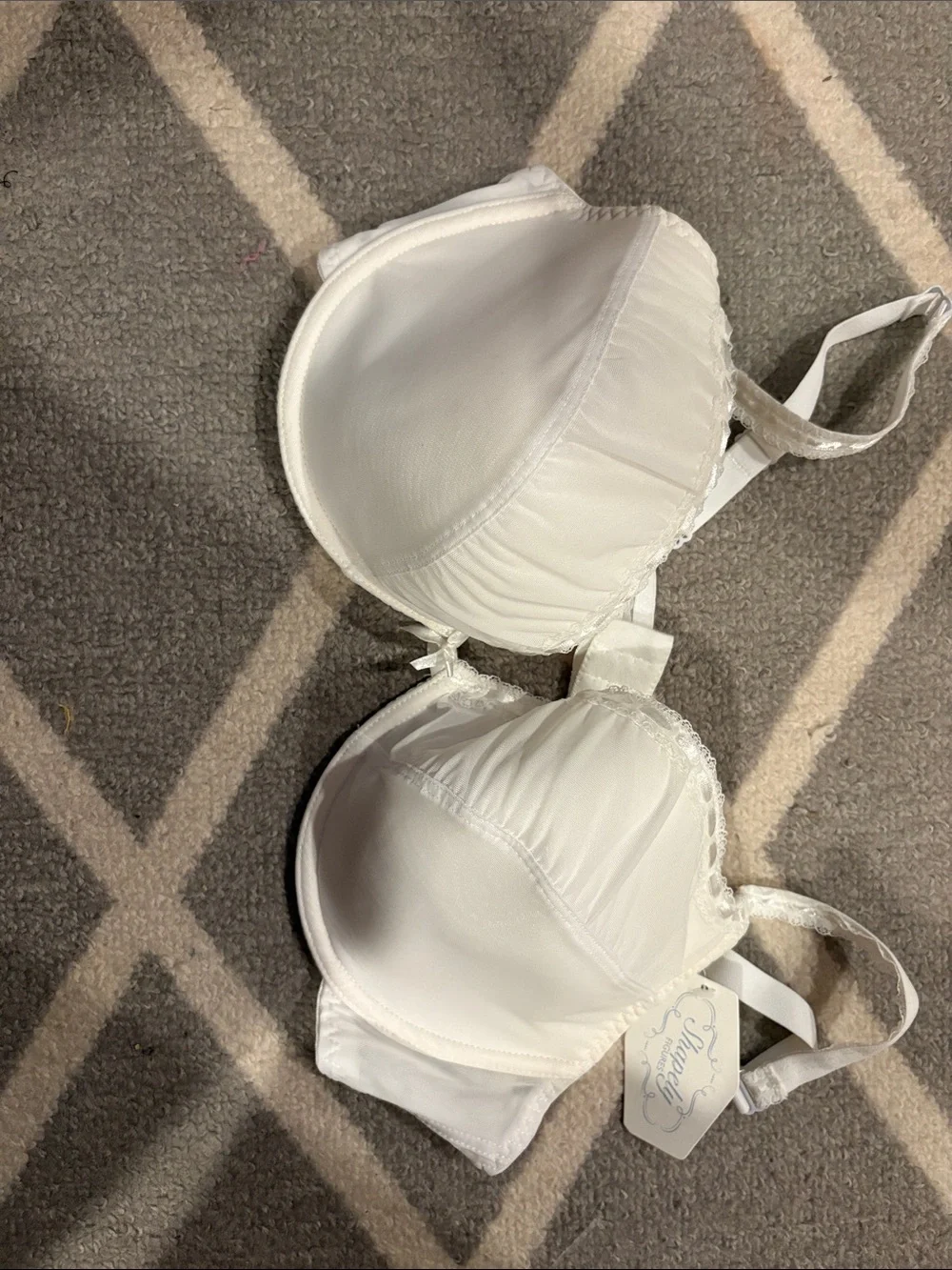 Everyday Smooth White Padded Lace-Trim Bra